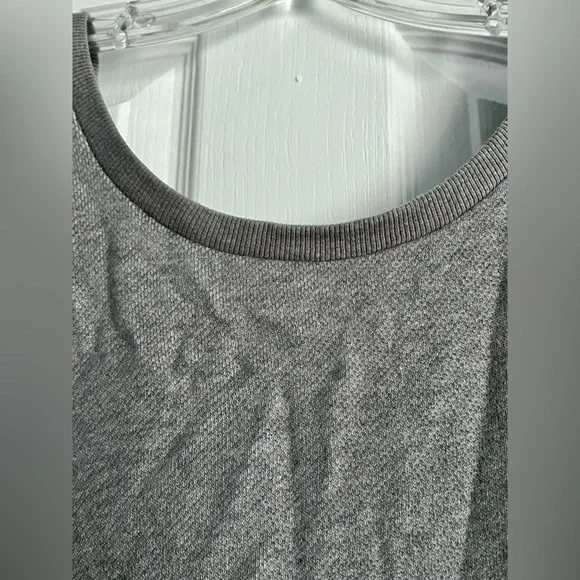 Forever 21 Plus Size Gray Bow-Back Sweater - Picture 3 of 4